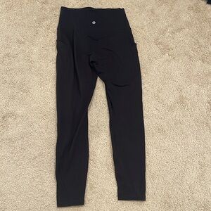Lululemon - Align Crop w/ pockets 23” Size 4